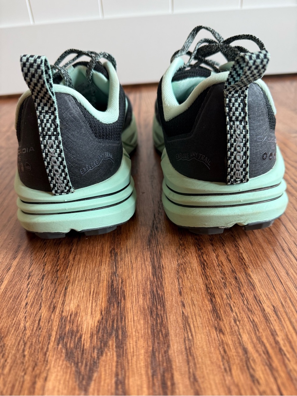 Brooks Black and Mint Green Low-Top Trail Sneakers - Picture 4 of 8